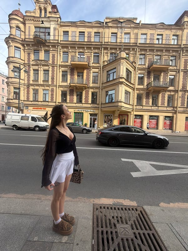 Downtown Saint Petersburg walking tour captured in 11 memories