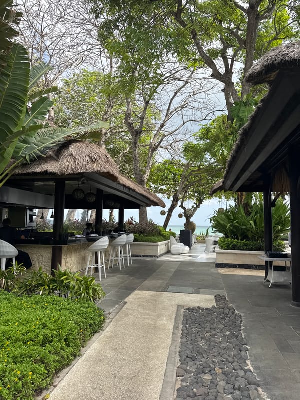 Late-night resort scenes documented in Kuta Selatan, Indonesia