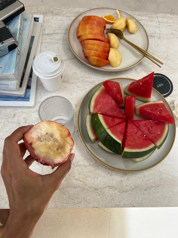 Early morning fruit preparation and beverage consumption in North Kuta