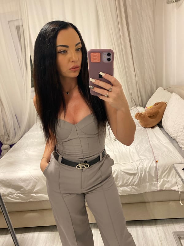 Hotel room outfit shoot in Sharm El Sheikh