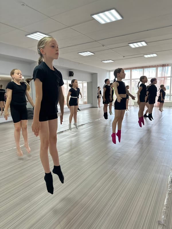 Young dancers practice routines at Votkinsk studio