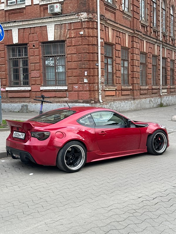 Red sports car spotted parked in Rostov-on-Don