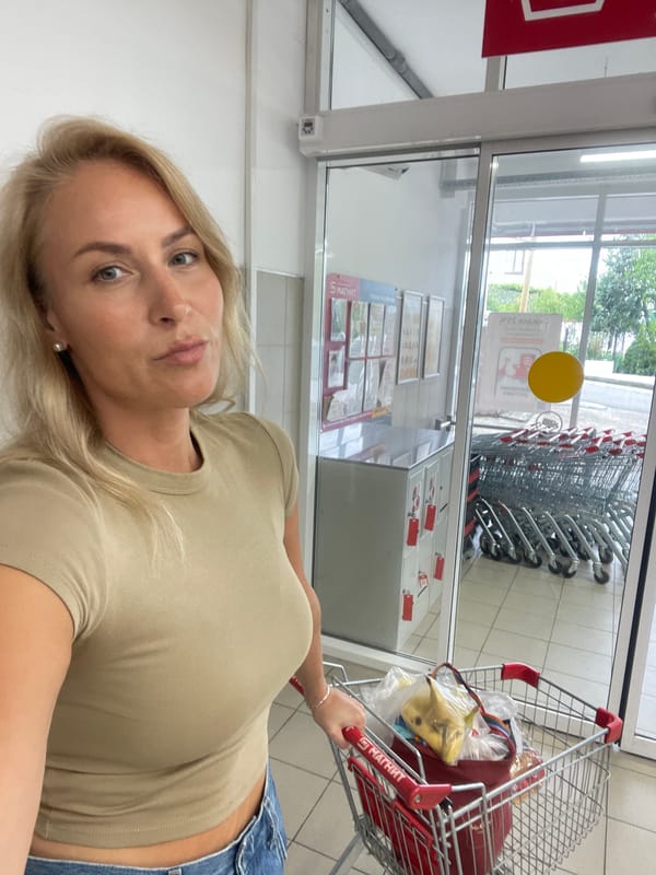 Grocery shopping documented at Russian supermarket in Baranovka