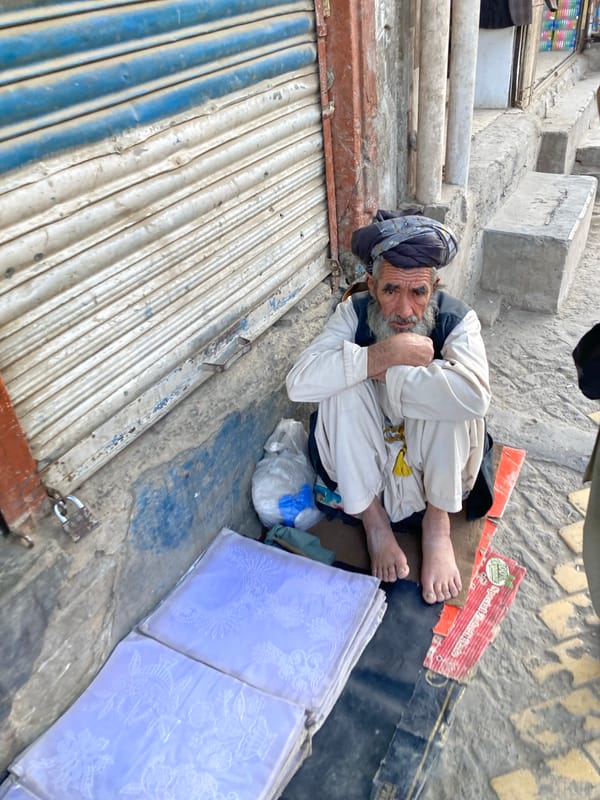 Daily life moments captured in Quetta: vendor, resident