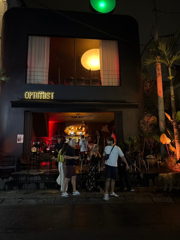 Dinner and drinks at Optimist bar in Mengwi, Bali