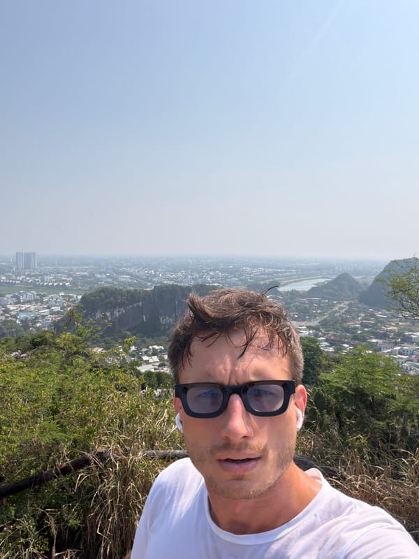 Tourist captures selfie and cave photos at Đà Nẵng landmark