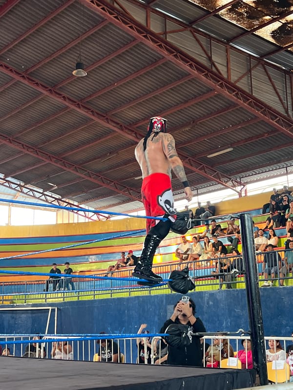 Professional wrestling event with masked performers held in Arica