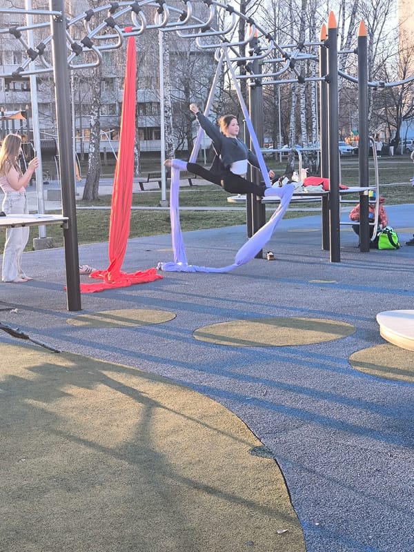 Afternoon recreational activities across outdoor venues in Riga