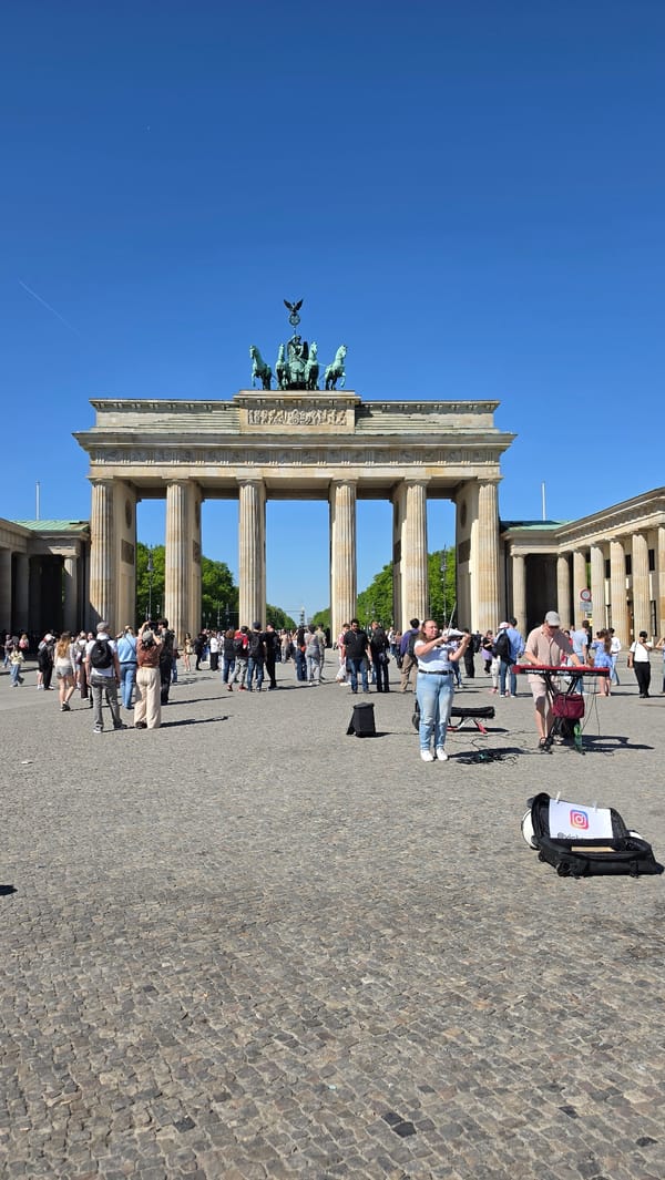 Brandenburg Gate documented by witness in Berlin morning