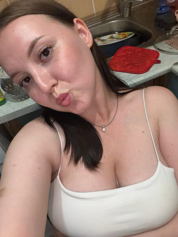 Playful selfie in a Chaikovsky kitchen, summer 2026