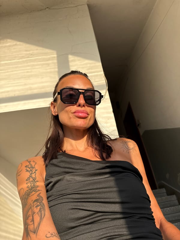 Afternoon in Pleven: street style and a couch moment