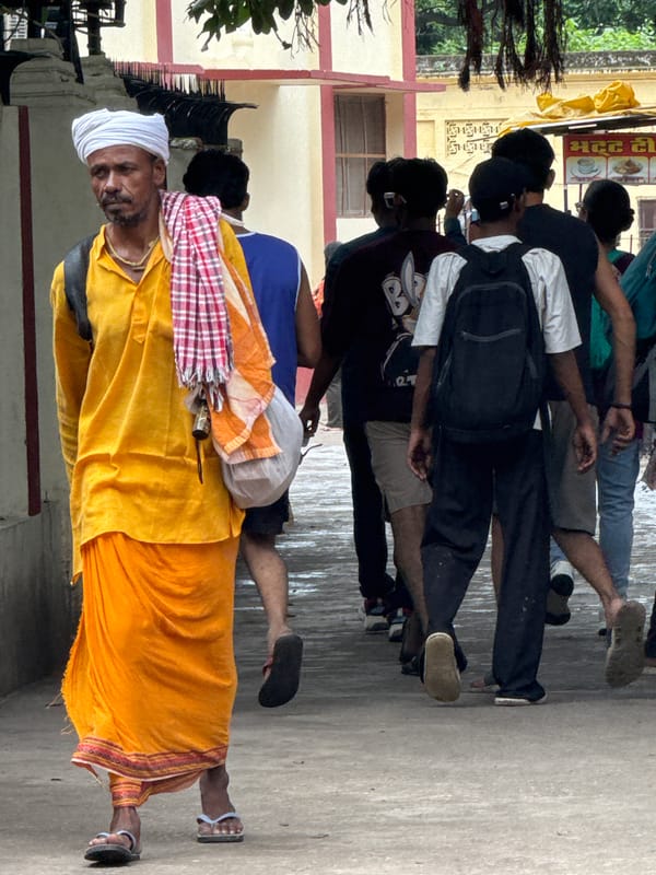 Sadhus, street vendors, and ritual life along Rishikesh streets