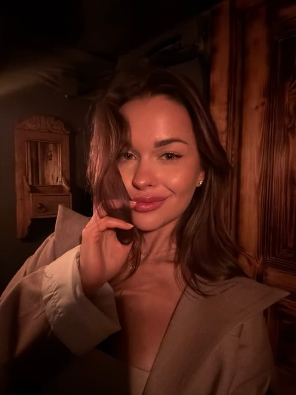 Card dealing and selfies at Saint Petersburg bar