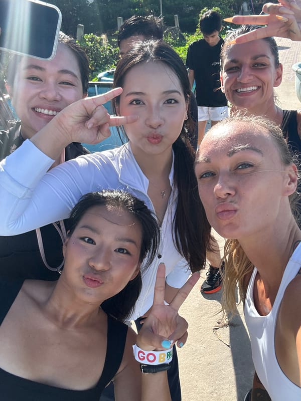 Group hangs out along Mũi Né's beachfront promenade