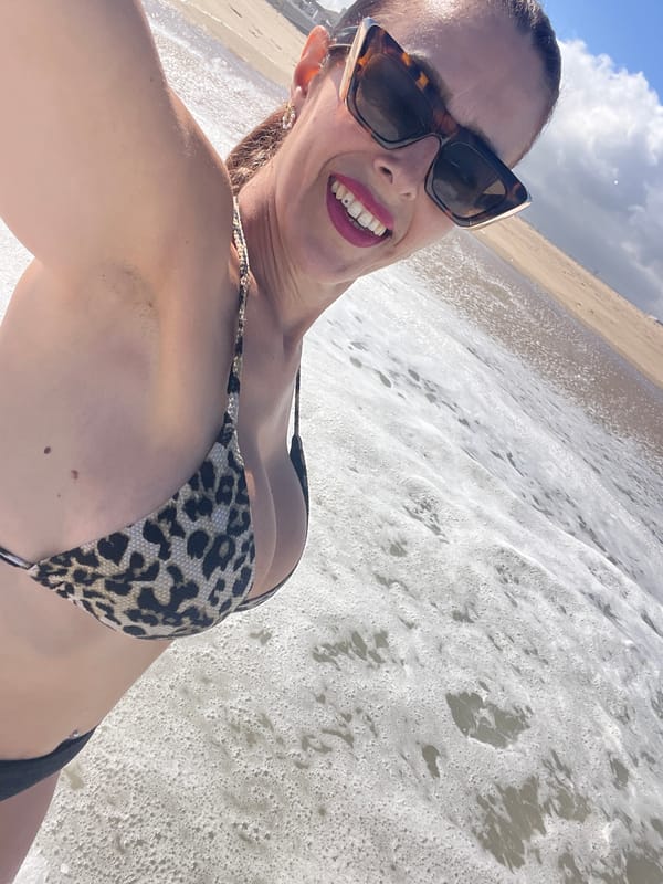 Sunny morning at Foz da Barata beach, Caldas da Rainha