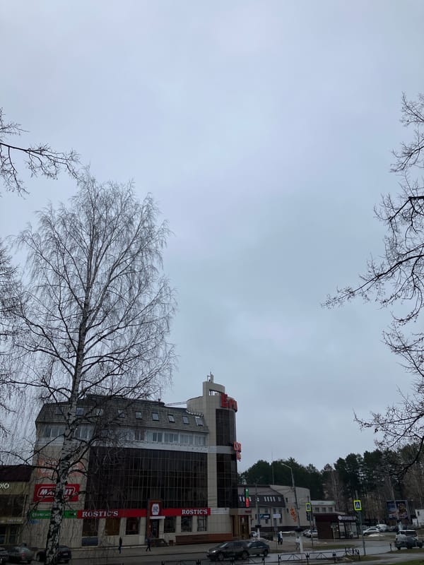 Ordinary morning moments captured across Chaikovsky, Russia