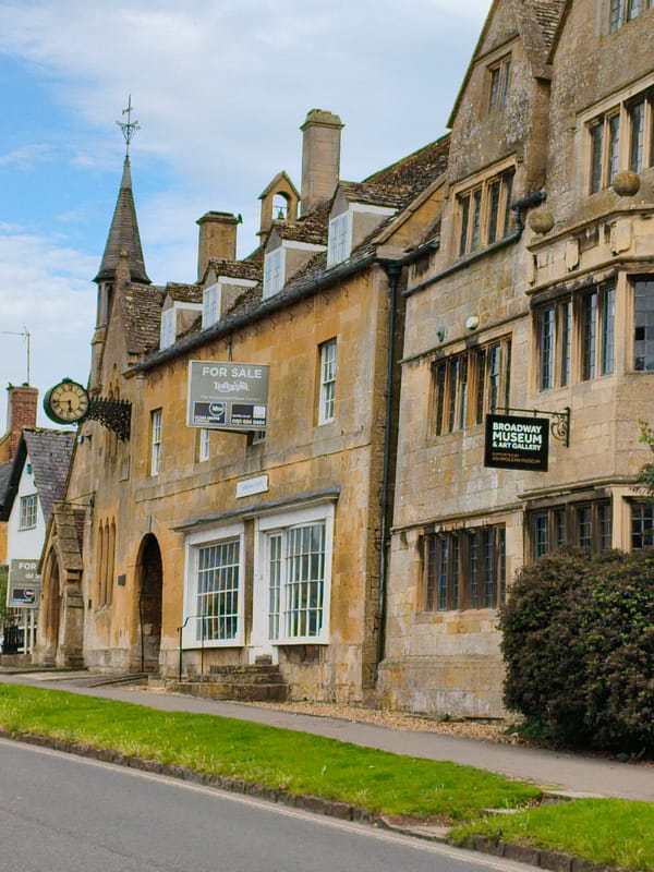 Broadway village walk captures Cotswold stone architecture and local shops