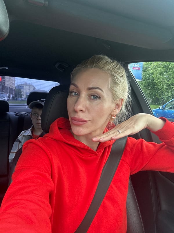 Car selfie session in Saint Petersburg with passengers