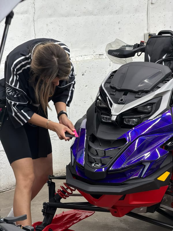 Vehicle customization work observed at Krasnoyarsk garage facility