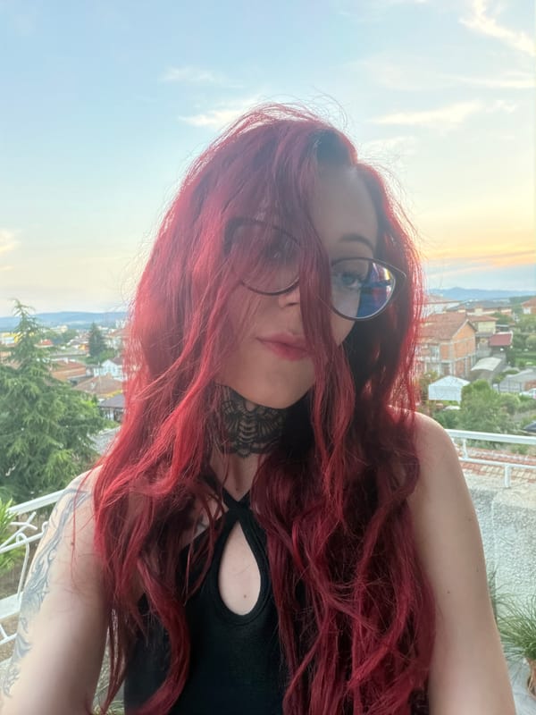 Chill home photo session in Svilengrad, selfies and bath vibes