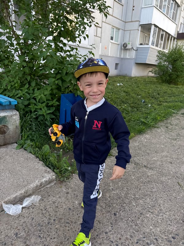 Early morning moments captured in Chaikovsky: child, coffee, poppies
