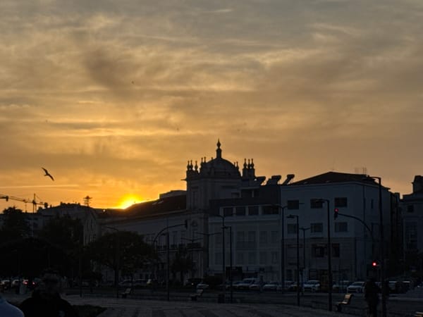 Sunset documentation tour of Figueira da Foz monuments and waterfront