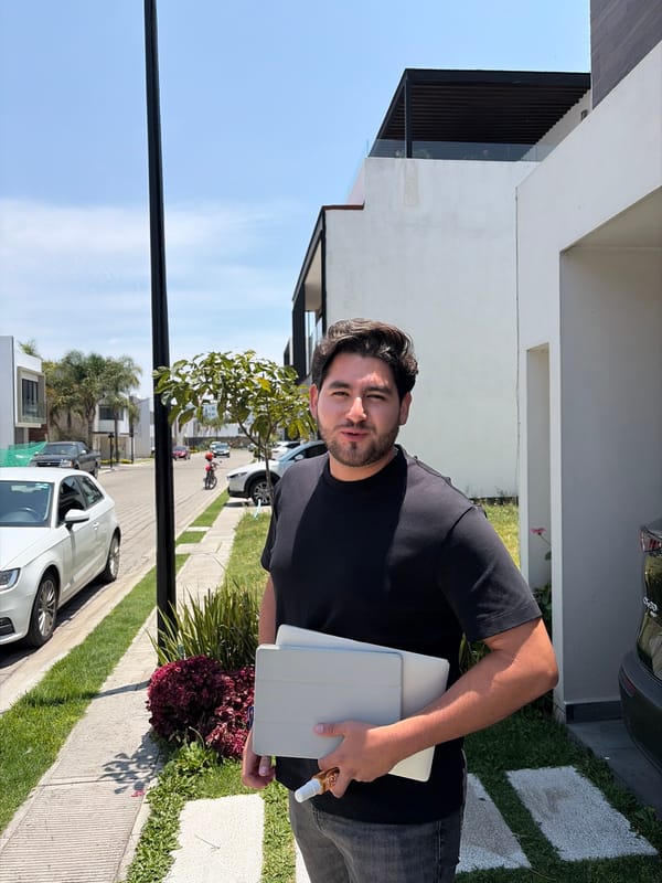 Two people spotted on walkways in San Andrés Cholula