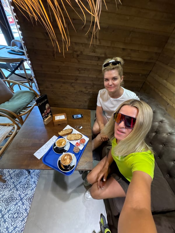 Coffee and a café hang in València's Cabanyal neighborhood