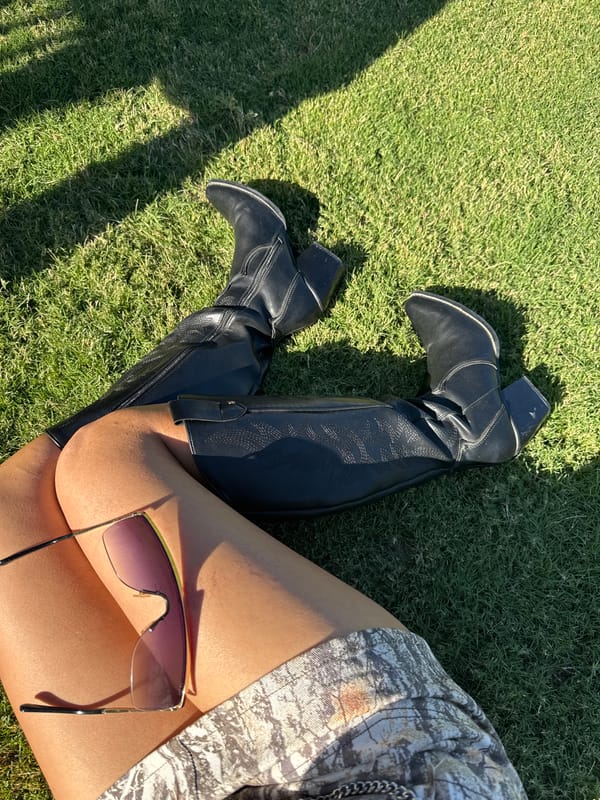 Person in camouflage dress, cowboy boots spotted in Palm Springs