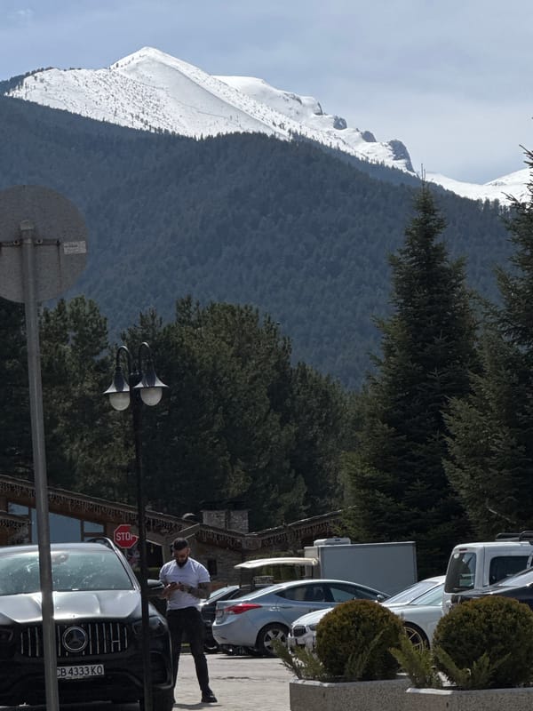 White Porsche spotted in Bulgarian mountain resort town