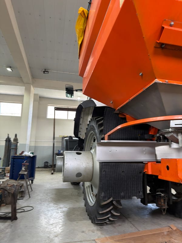 Heavy machinery spotted in Bulgarian industrial facility