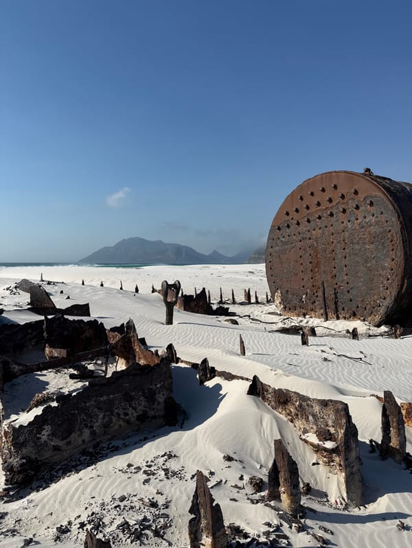 Shipwreck remains visible on Cape Town beach