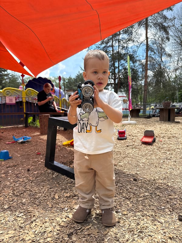 Child spotted at playground in Rusanovo, Russia