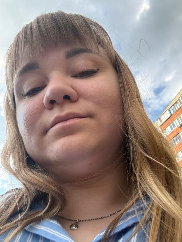 Afternoon at a running track in Stary Oskol, selfies and all