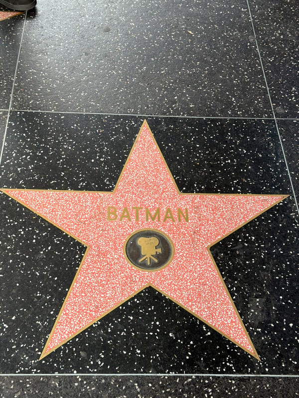 LA witnesses spot Batman star, Club América merchandise
