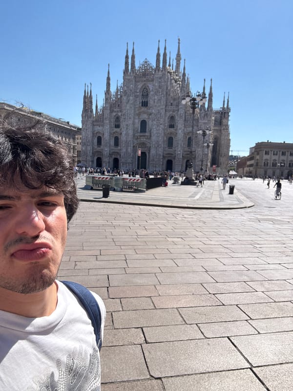 Morning hangout around Milan's Duomo and Galleria