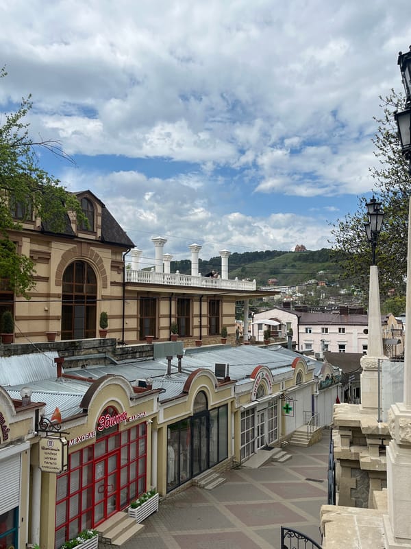 Morning tourist sites and street scenes documented in Kislovodsk