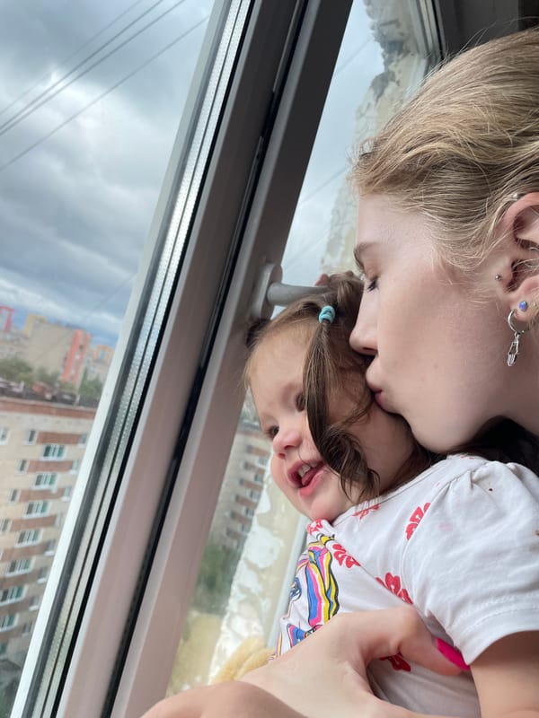 Family moments and garden scenes captured in Izhevsk