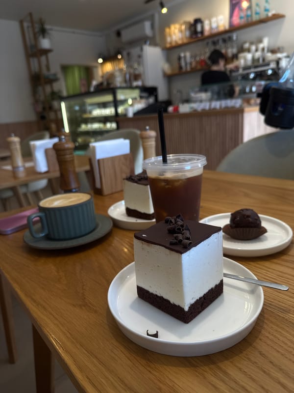 Spring day documented across Sirius and Sochi cafes, gardens, streets