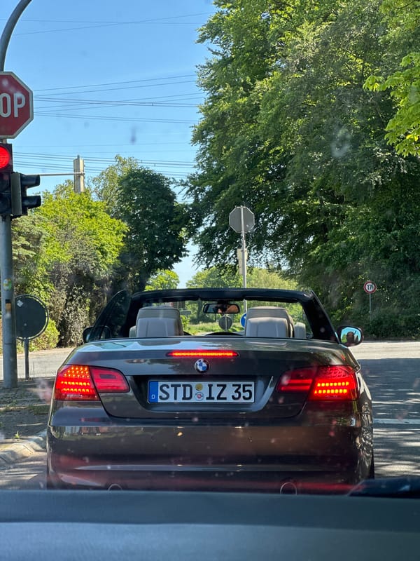 Driver documents ordinary traffic in Kutenholz, Germany