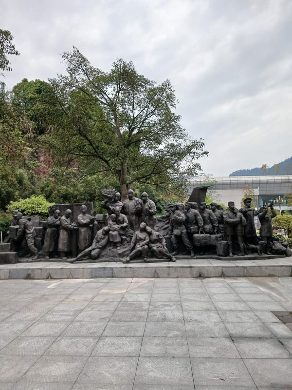 Students document daily campus life in Chongqing High-tech Zone