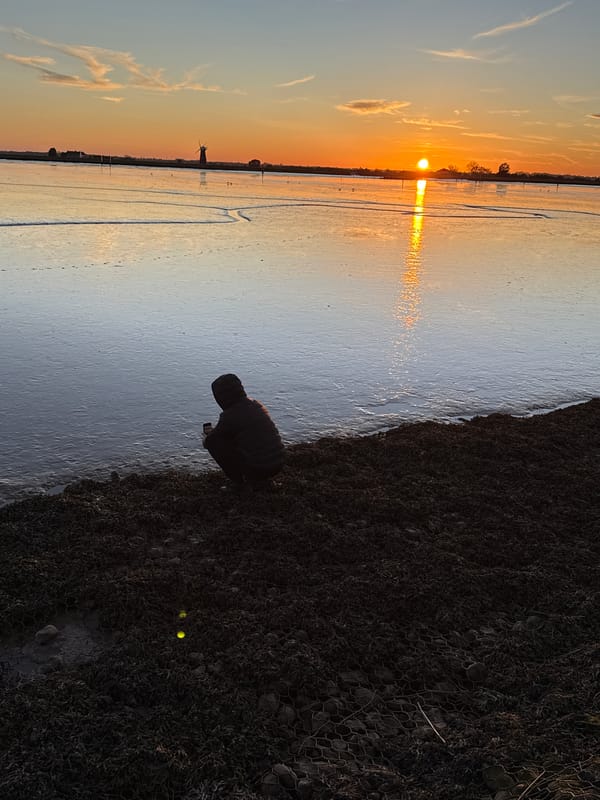 Sunset photography session captures golden hour at Great Yarmouth waterfront
