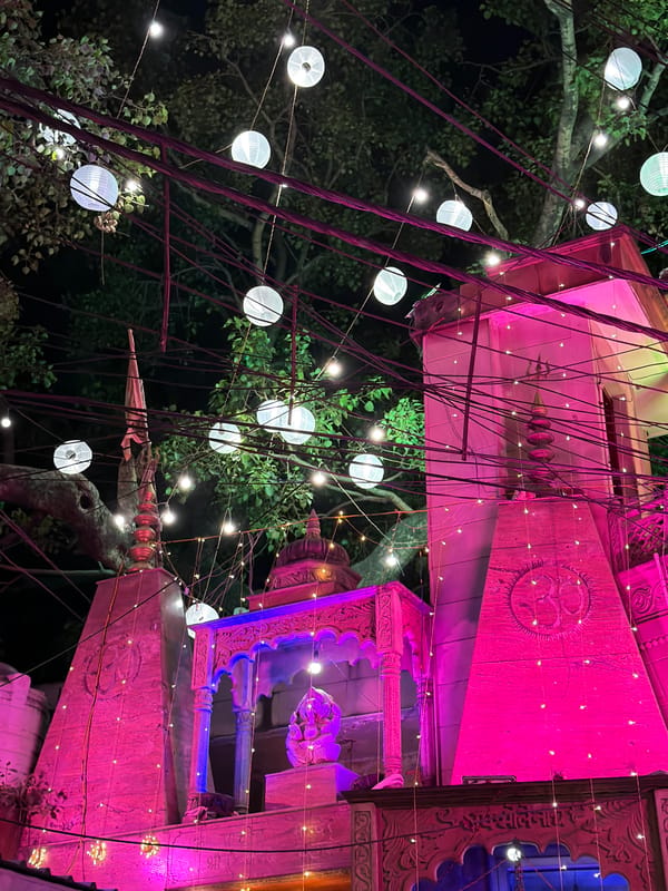 Delhi after dark: markets, monuments, and street life at night