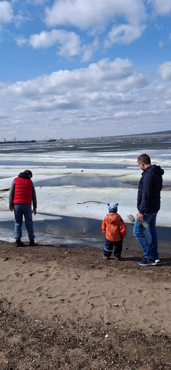 Spring thaw brings families to Chaikovsky riverfront activities
