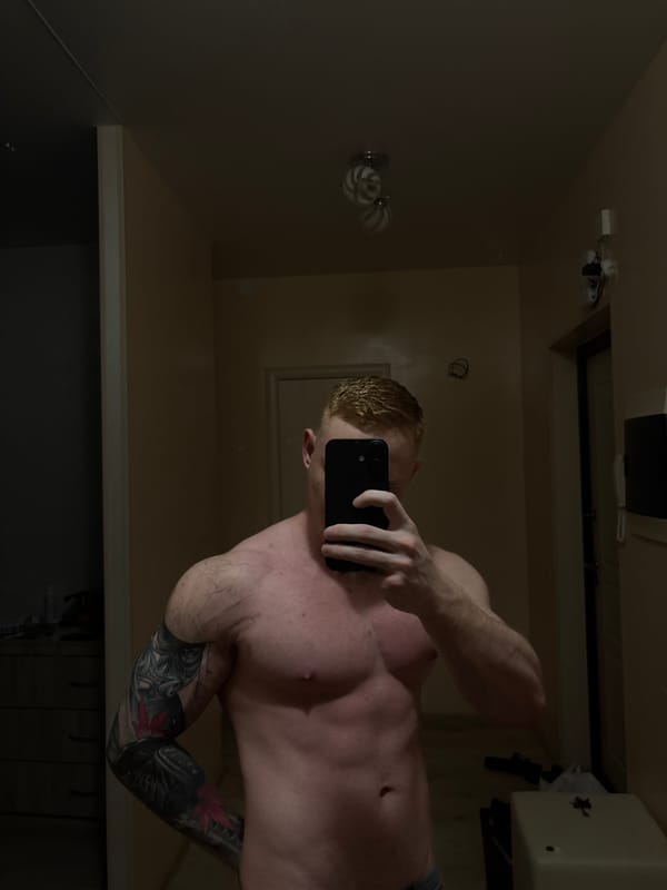 Man takes bathroom mirror selfies in Chaikovsky, Russia