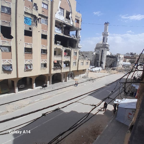 War damage and daily life documented in Khan Yunis