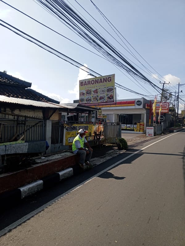 Daily life documented across Usab Philippines streets and businesses