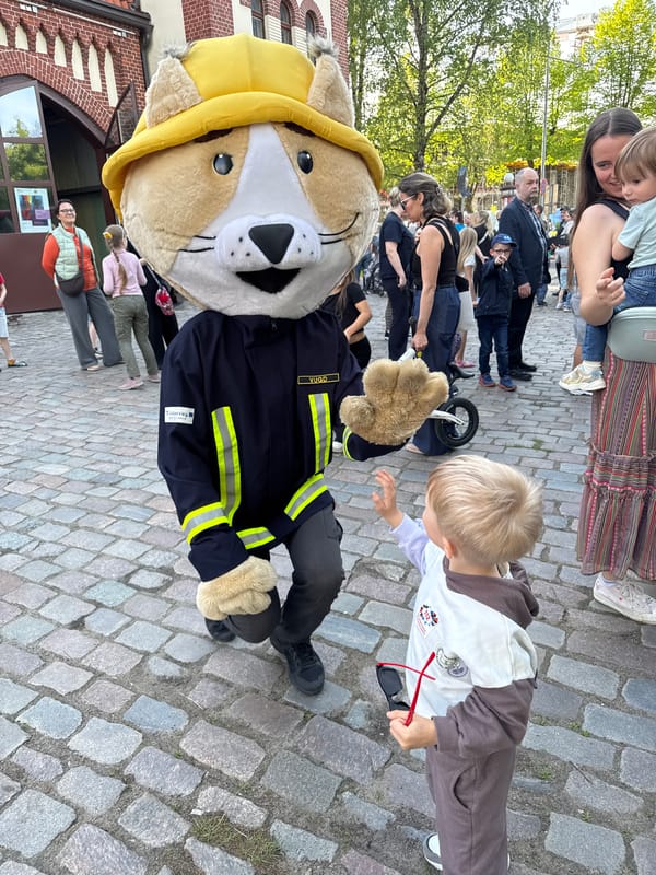 Fire department hosts public event in Riga courtyard