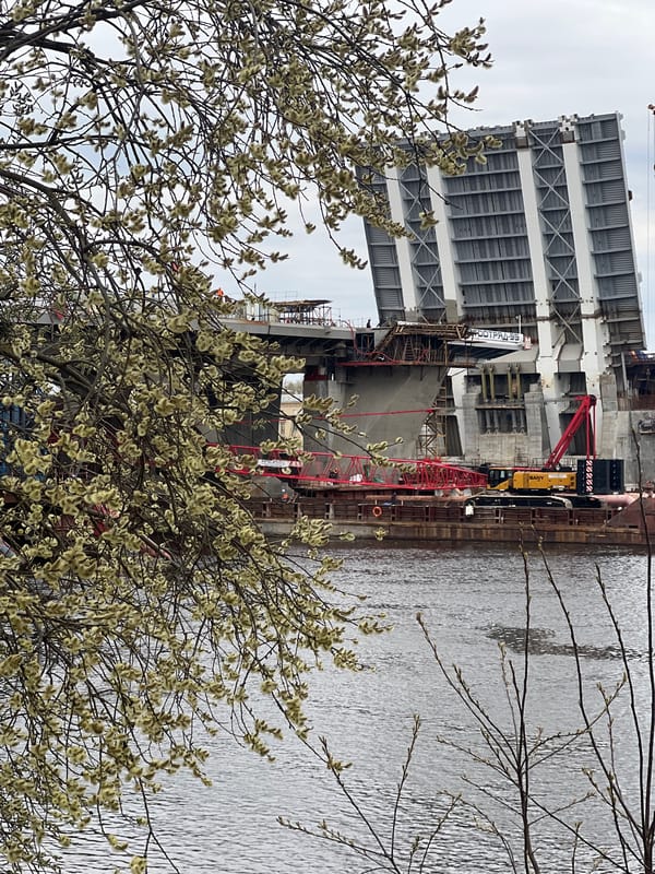 Bridge construction continues along Saint Petersburg waterfront amid spring blooms