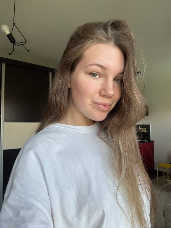 Woman photographed indoors in Vozdovac, Serbia